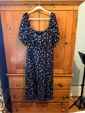 torrid Black Floral Puff-Sleeve Midi Dress